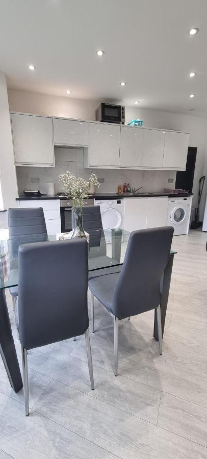 Modern 2bd Flat Londra